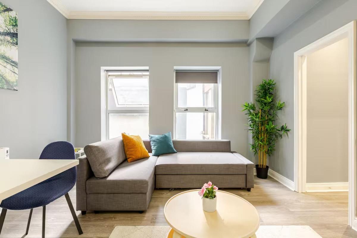 Apartamento Location! Modern In Heart Of City! *